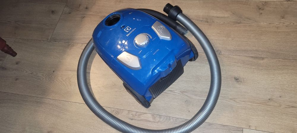 Odkurzacz electrolux easygo eeg41 uszkodzony