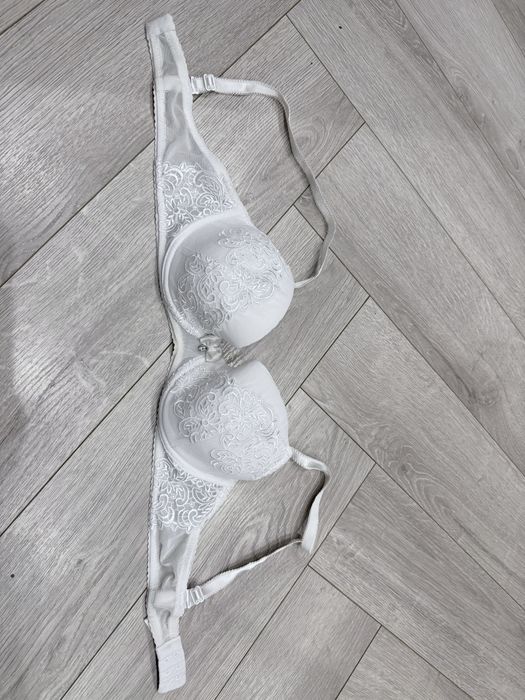 Biustonosz stanik elegancki biały Nipplex 80B