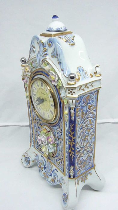 Relógio Mercedes em porcelana