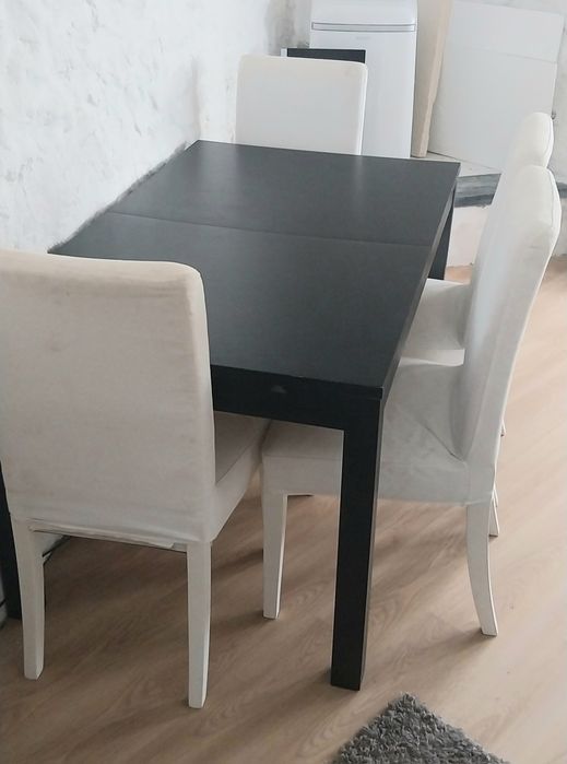 Conjunto Mesa extensível Bjursta  + 4 cadeiras