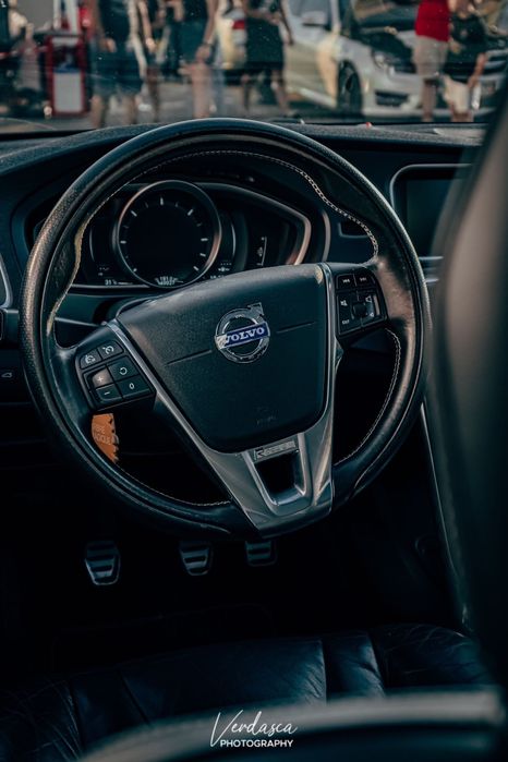 Volvo v40 R-desing D2