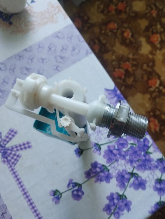 Запорний клапан для зливного бачка унітазу