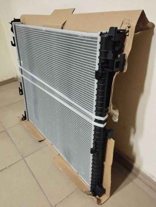ストレージャ BMW X3 G01 X4 G02 Радіатор 17118642747 основний радіатор