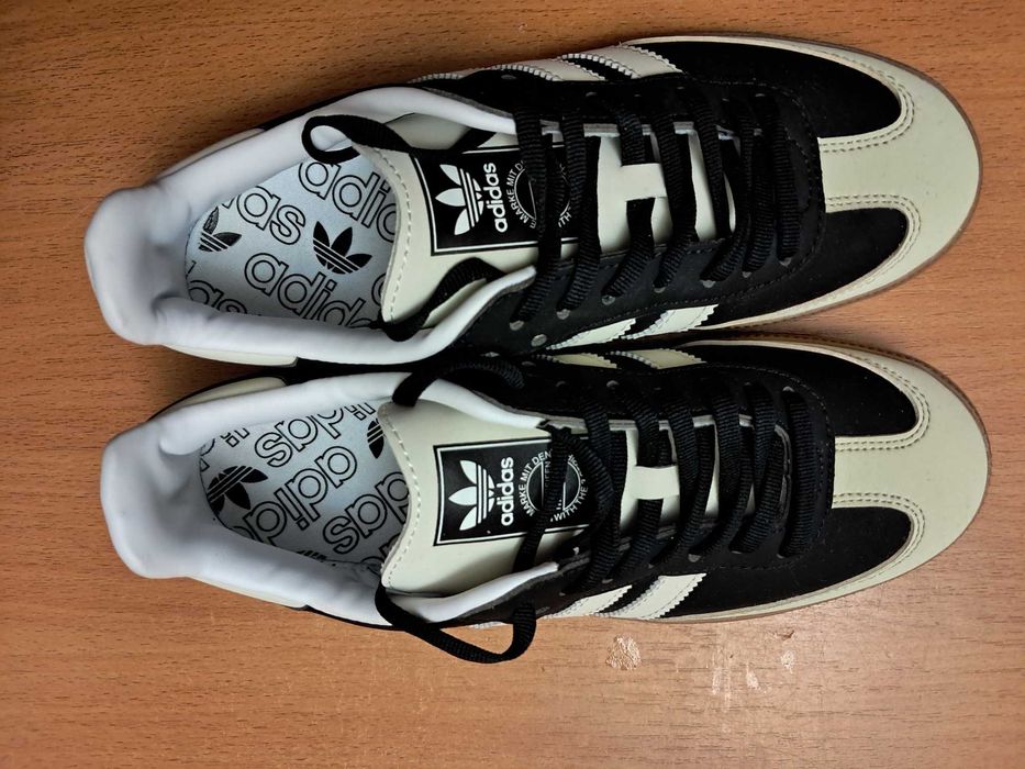 Детские Кроссовки adidas  38 размер стелька 24см