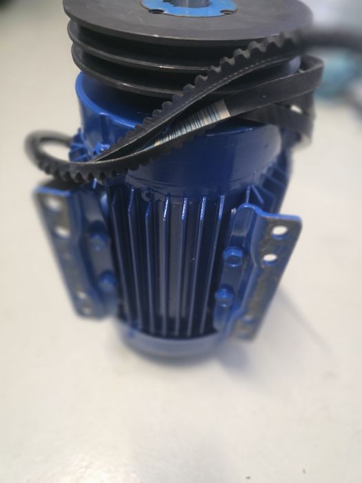 Silnik 2,2 kW 2890 obr. TAMEL 3-fazowy + Koło Pasowe SPZ TaperLock