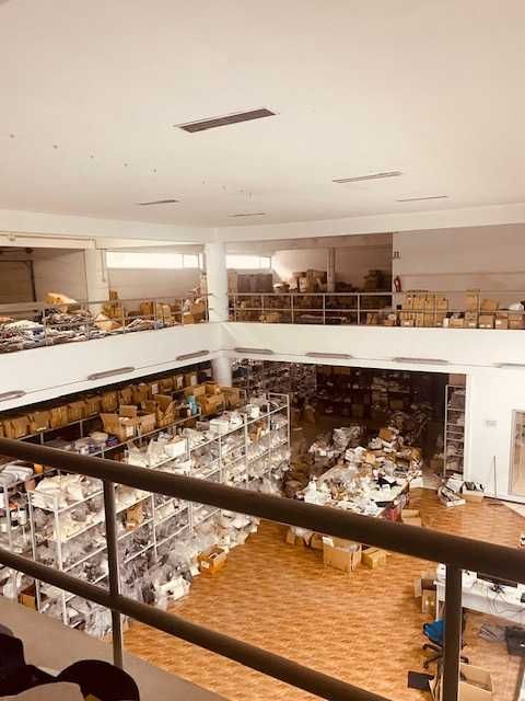 Insolvência  +1 M de acessórios têxteis (Fechos, Linhas, Botões)