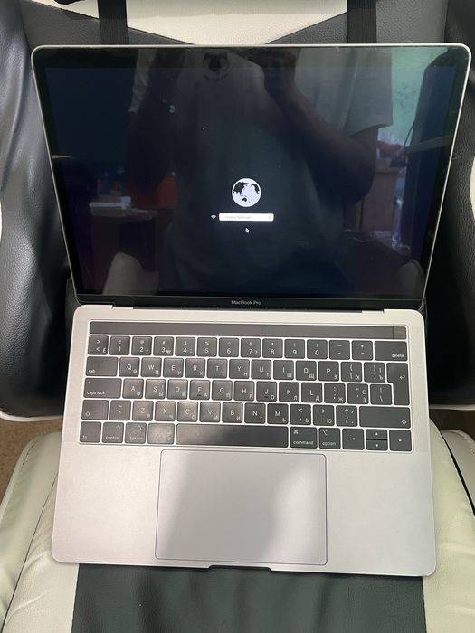 MacBook Pro 2019 I7/512Gb SSD Icloud