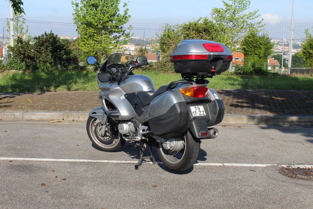 Honda Deauville 650V (2005) – Apenas 36.000km