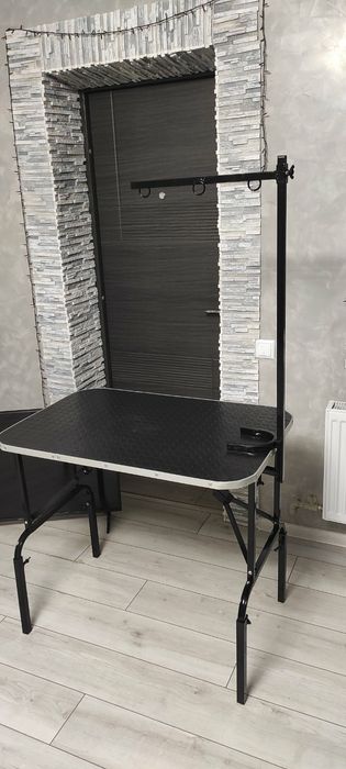 Стіл для грумінгу , Стол для груминга животных с регулировкой высоты.