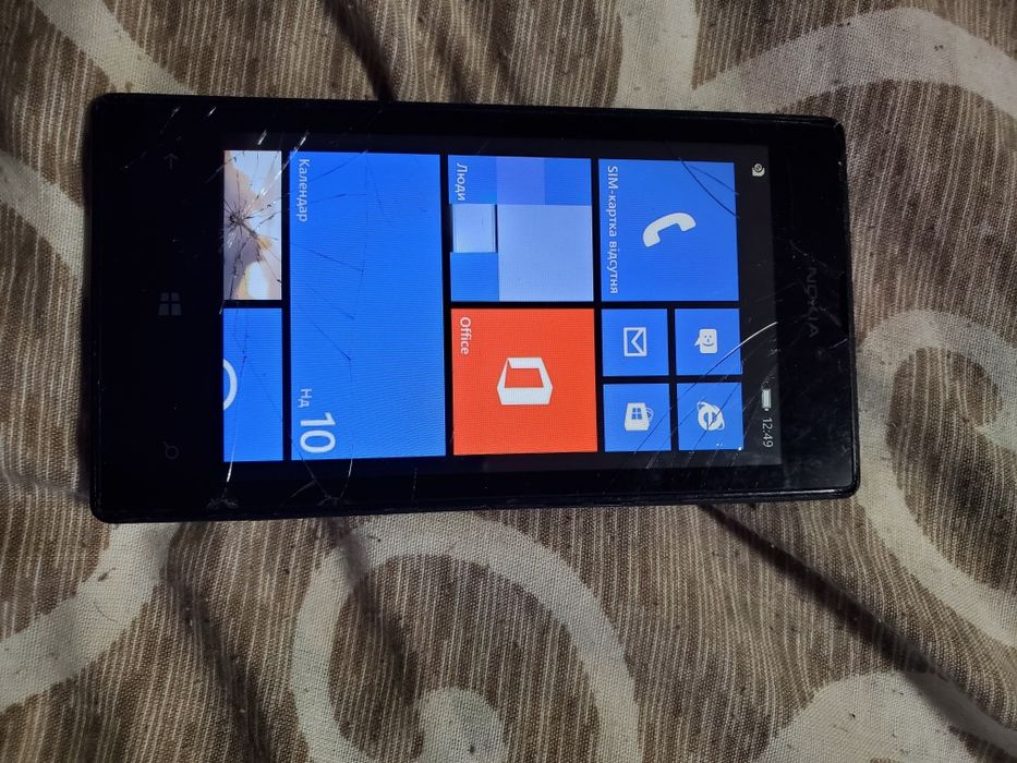 Телефон Nokia lumia 520