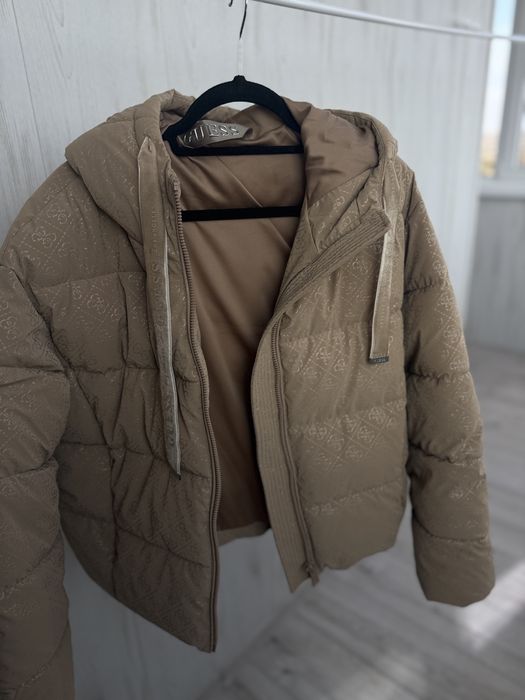 куртка GUESS практически новая