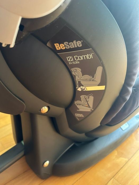 Cadeira de Bebé Besafe izi Combi X4 Isofix