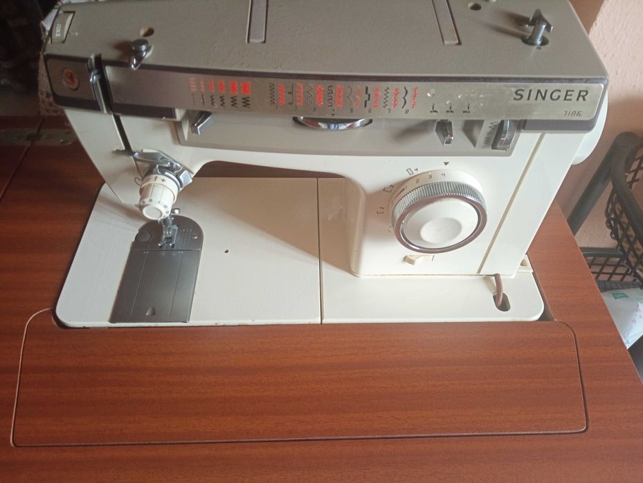 Máquina de Costura Singer