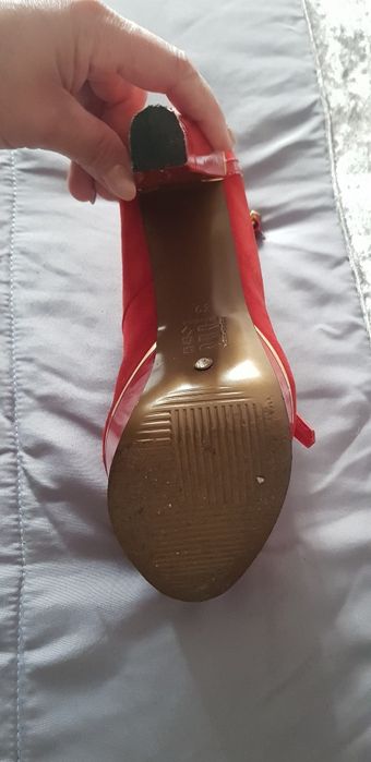 Sapatos de salto alto