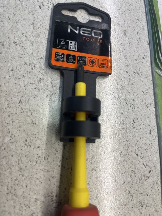 Wkrętak krzyżak neo