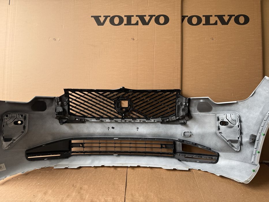 Volvo XC90 2 II zderzak przôd przedni 707
