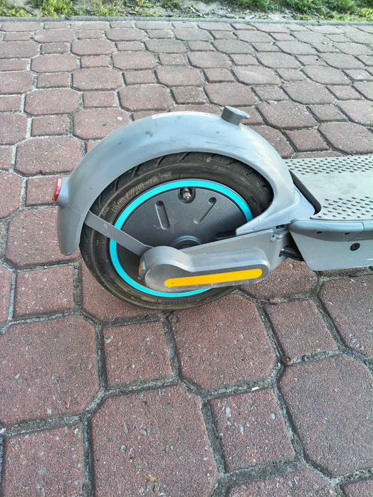 Hulajnoga elektryczna MOTUS SCOOTY 10" PLUS
