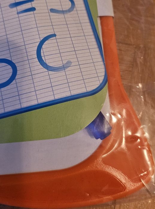 Nowa tabliczka suchościeralna z gąbką