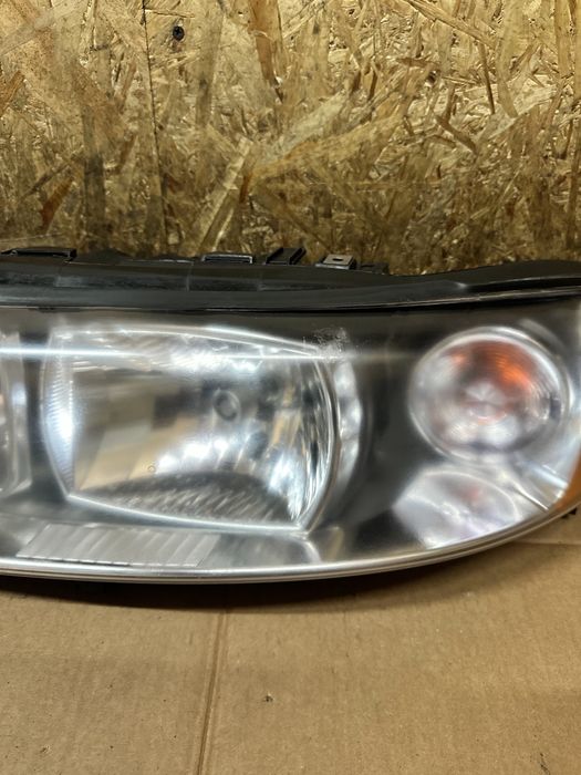 Передня ліва фара Volvo S60 V70 Вольво С60 В70 2004—2009