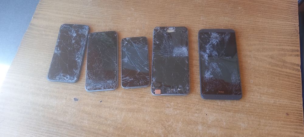 Telefony uszkodzone  5 sztuk