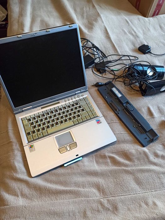 Ноутбук Fujitsu Lifebook C1110 з док-станцією