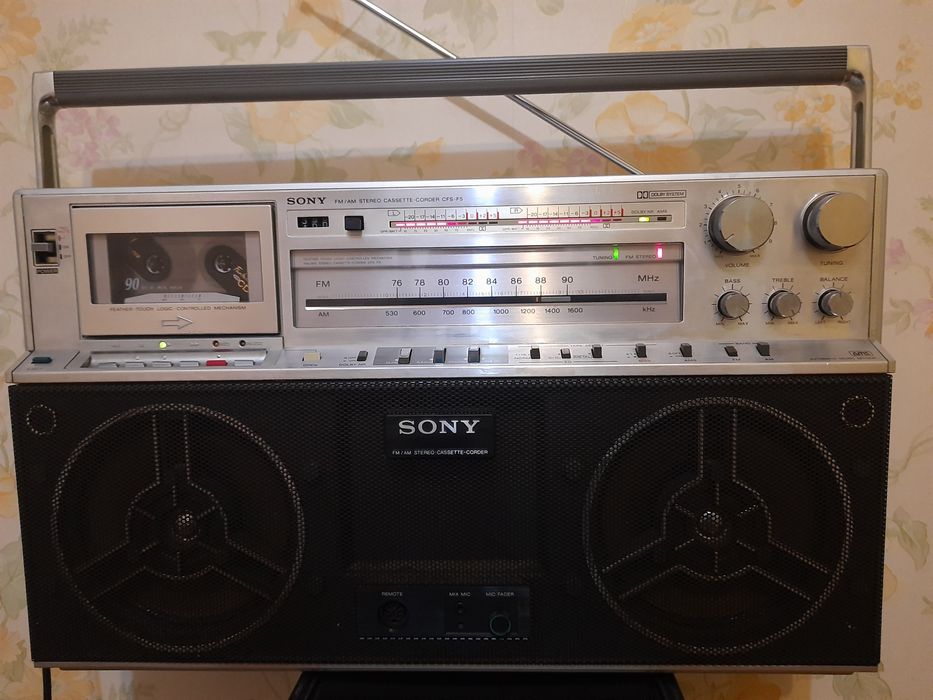 Продам магнитоллу sony cfs-f5