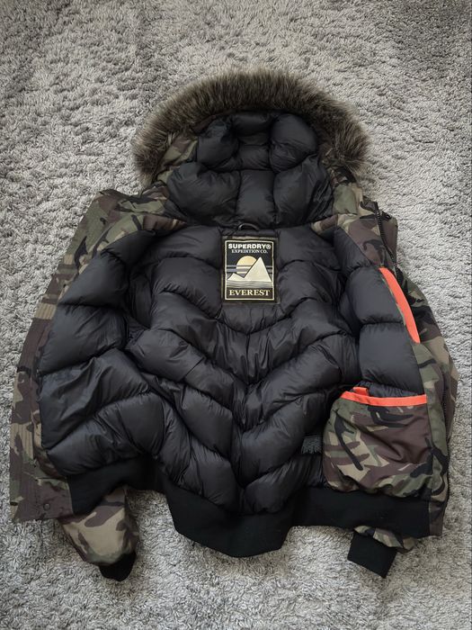 Камуфляжный бомбер Superdry “EVEREST”