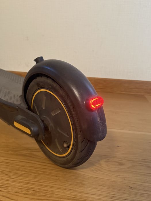Продам Ninebot KickScooter Max G30