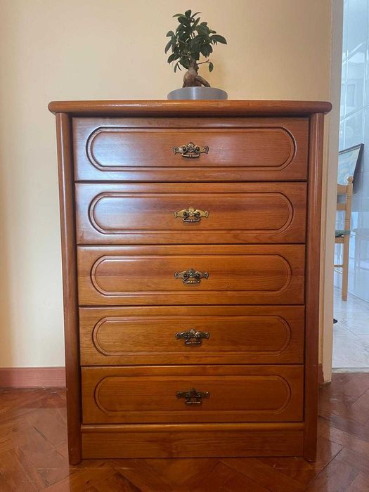 Cómoda Vintage com 5 gavetas