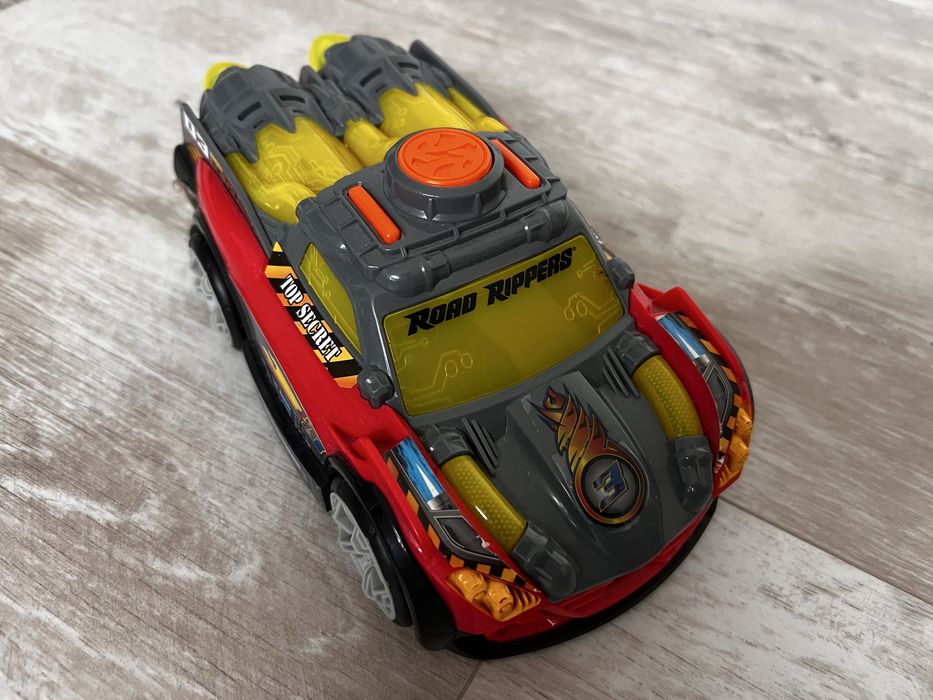 Машинка на батарейках