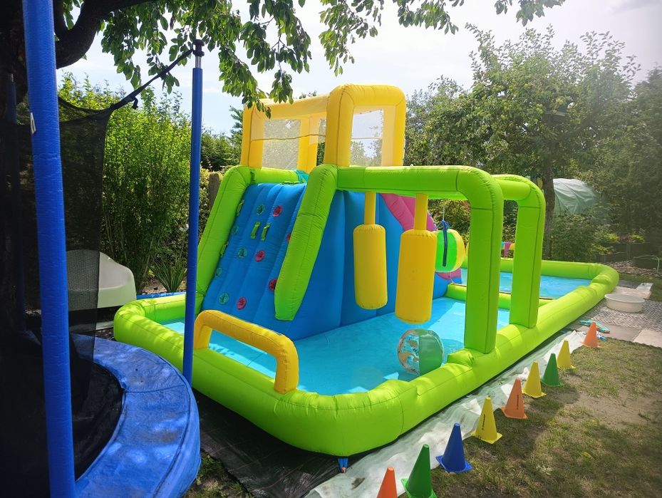 Basen dla dzieci, wodny plac zabaw, dmuchaniec