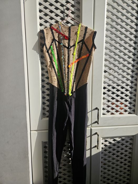 Прокат оренда комбінезонів для художньої повітряної гімнастики