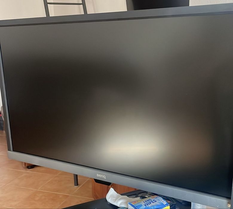 Monitor semi novo benq 4k 28 polegadas