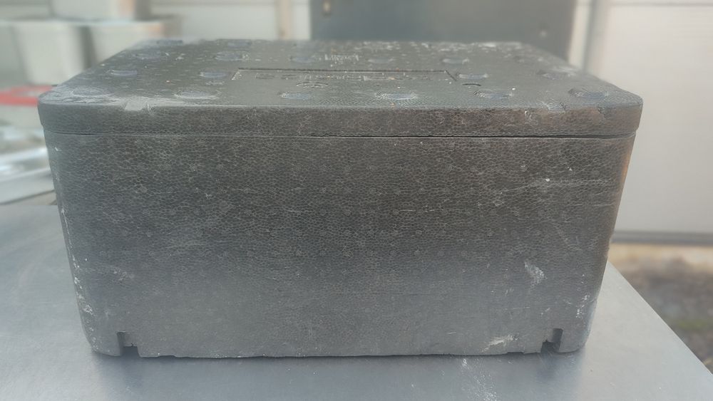 Pojemnik termoizolacyjny