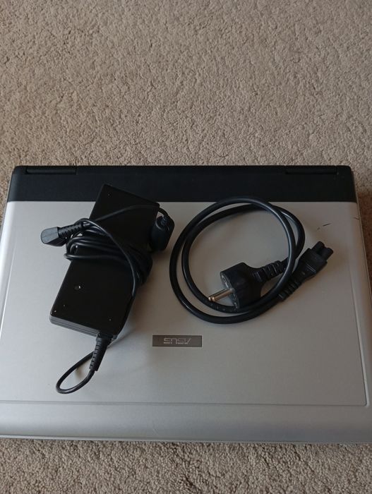 ASUS Z53 Series (Sem Disco) + Carregador — Para Peças