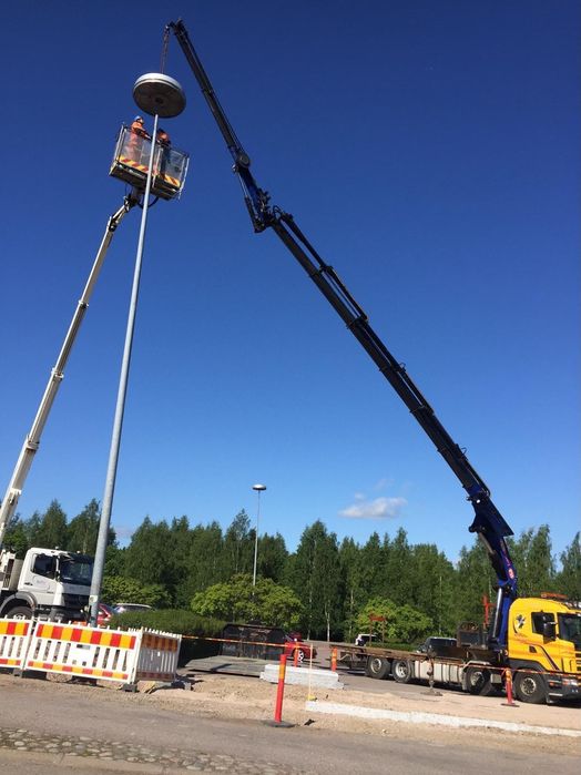 Scania 124 8x2 Grua PM63