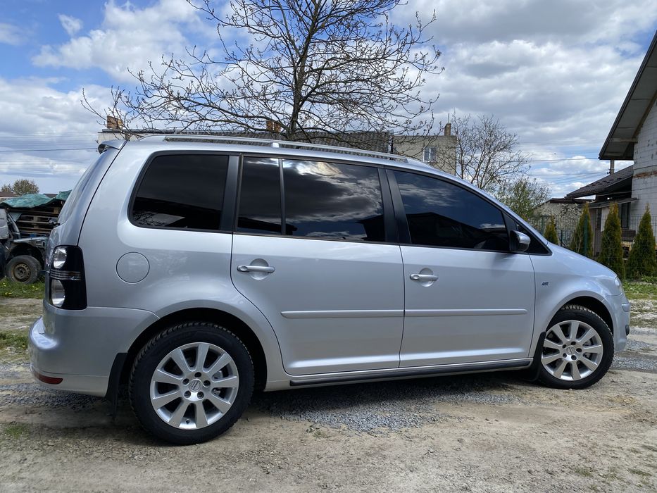 Продам VW Touran 2009р. R-line.