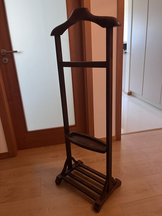 Cabide para roupa/ Mordomo em madeira