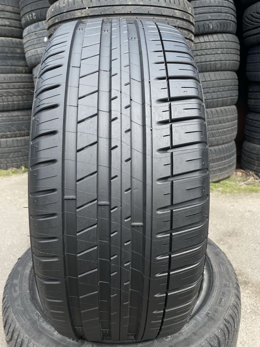 Продам пару шин Michelin 225/40/18