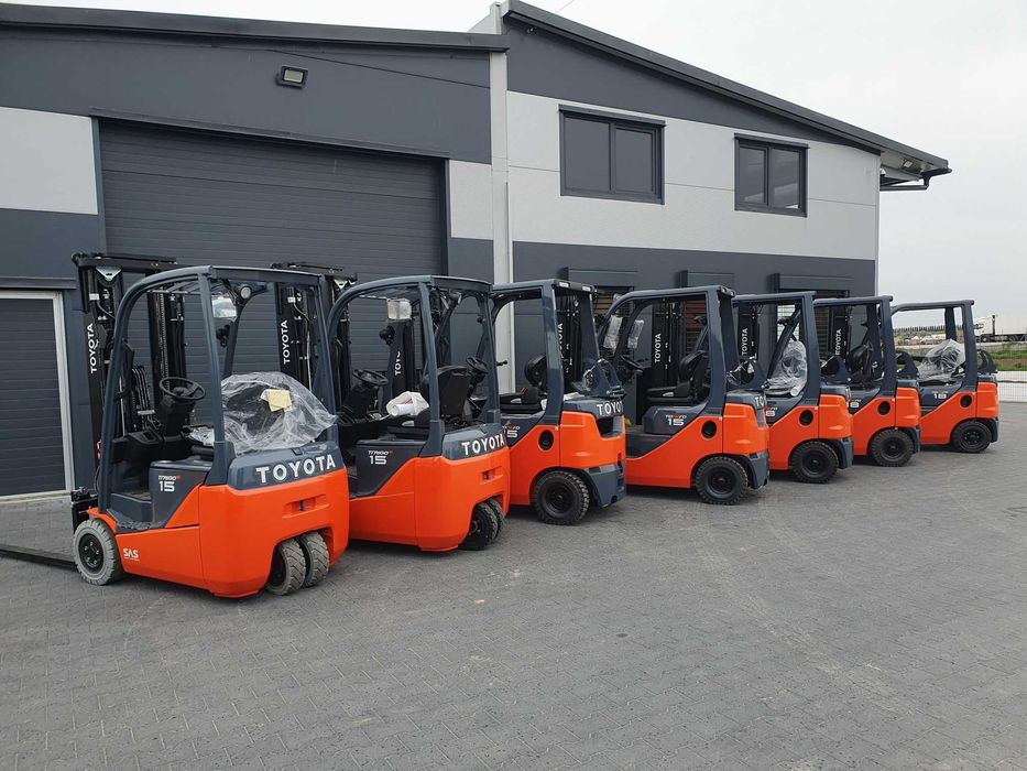 Wózek widłowy TOYOTA 8FBM20T ,8FBE20T 8FBM18T 4 kołowy Triplex ELektryk