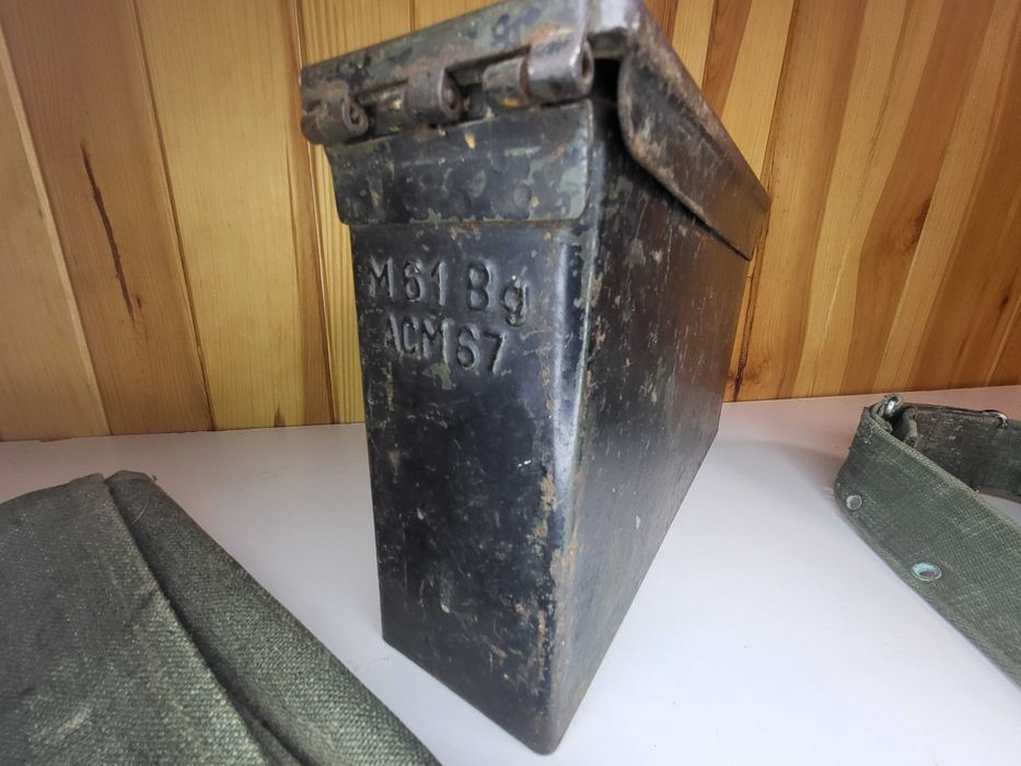 Zestaw militarnych akcesoriów z II Wojny Swiatowej