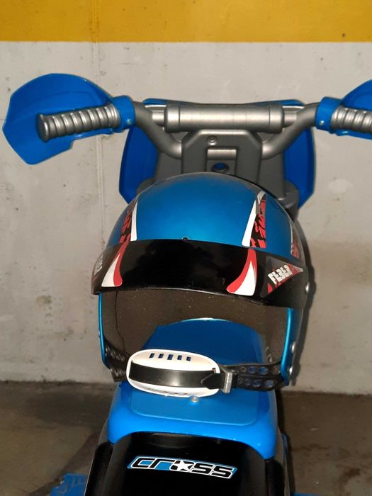 Mota a bateria  de criança