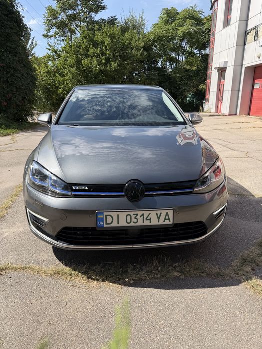 Продам Volkswagen e-Golf