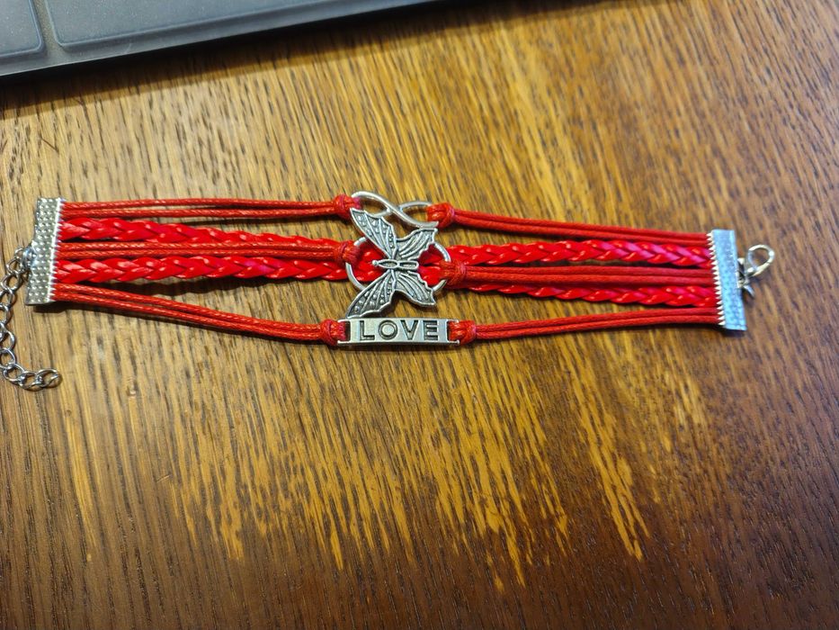 Walentynki bransoletka czerwone rzemyki