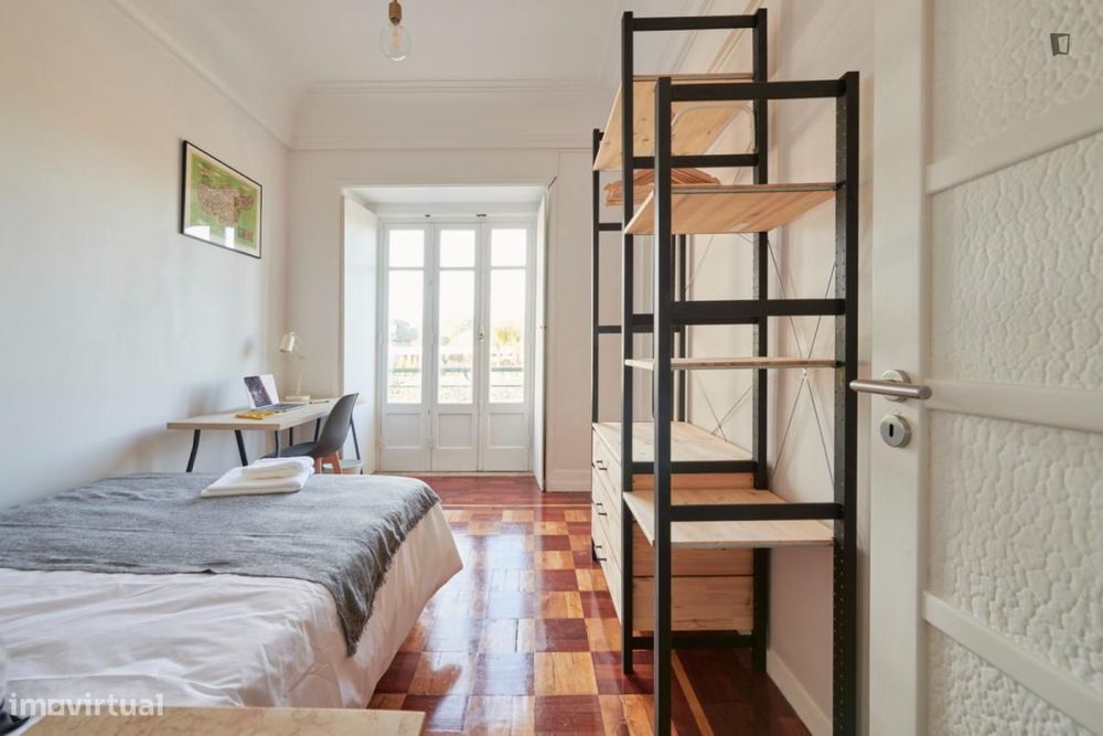 Quarto - localizado em Marquês de Pombal Lisbon