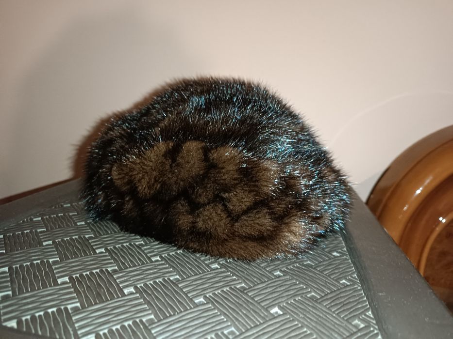 Норкова жіноча шапка