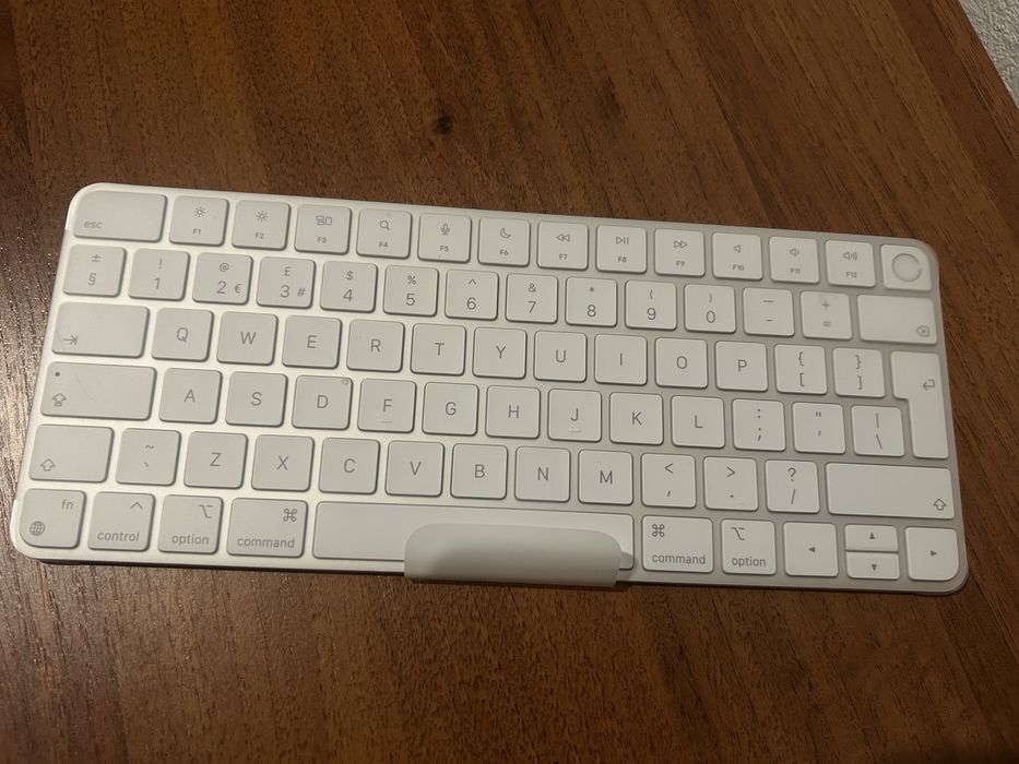 Нова бездротова клавіатура  Apple Magic Keyboard 2.