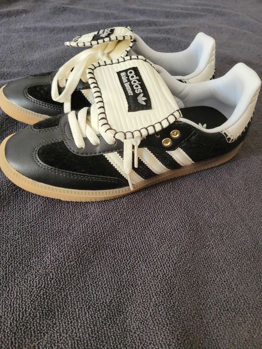 Samba 38  novos preto