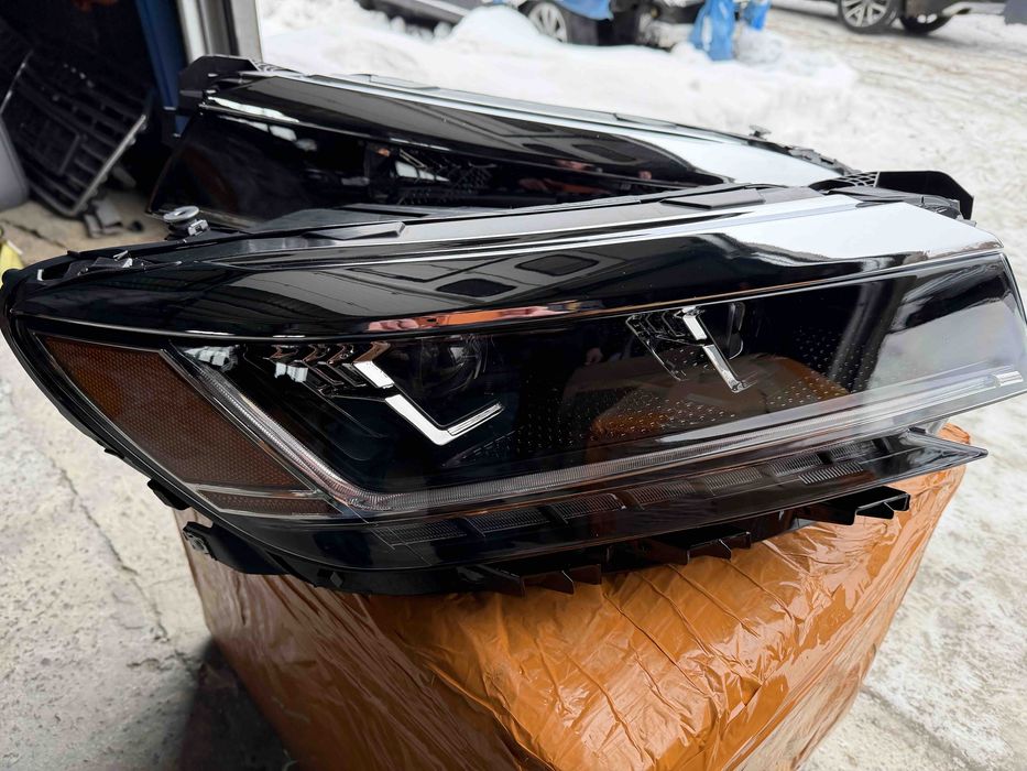Фари Volkswagen Passat B9 2020-2024 рік права та ліва