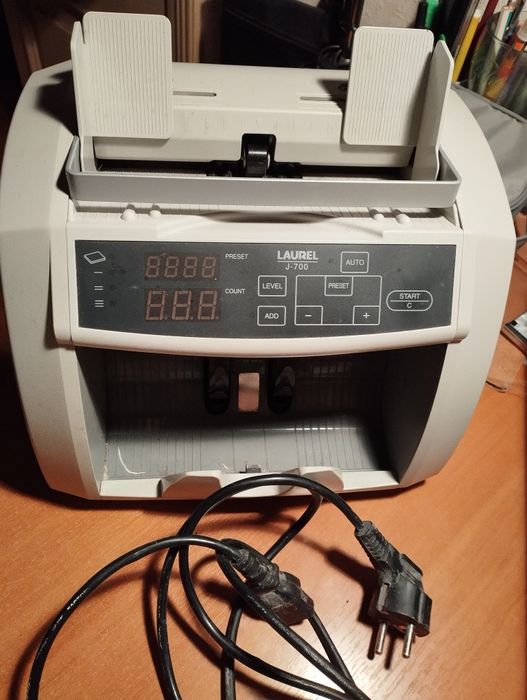 Лічильник банкнот laurel j-700